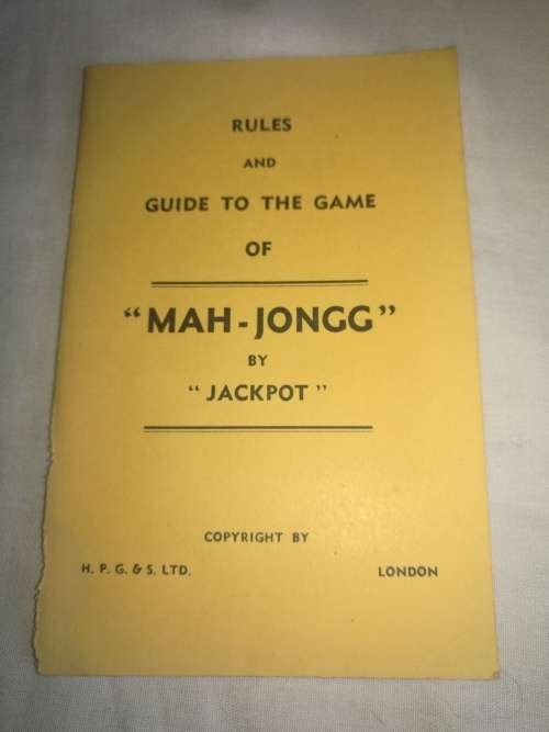 LOVELY VINTAGE MAH-JONG SET