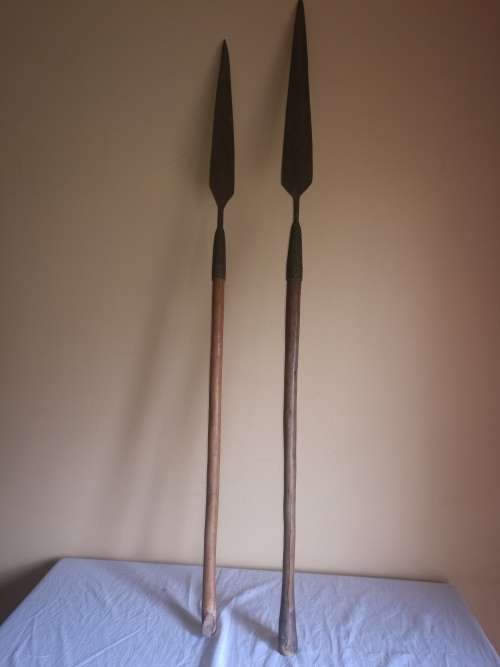 2 X AUTHENTIC HAND MADE ZULU SPEARS
