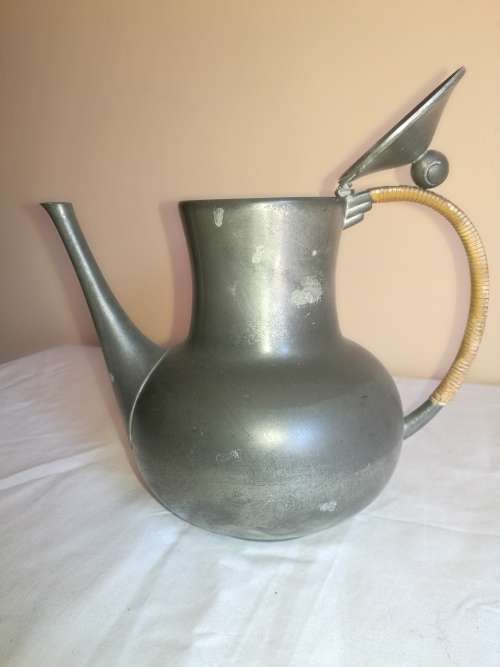 ROYAL HOLLAND PEWTER TEAPOT