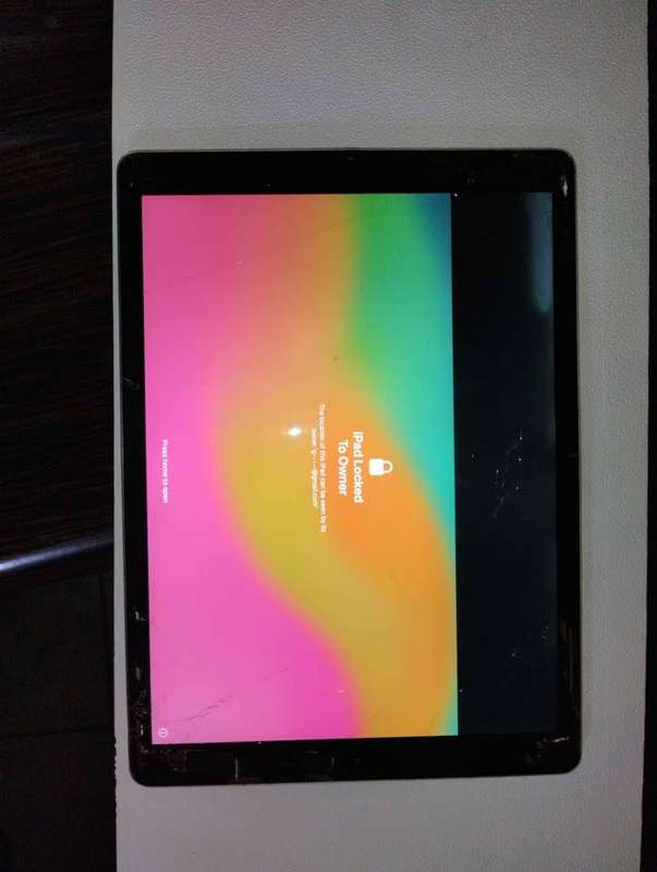 Damaged Apple iPad Pro 12.9" (2nd Gen) A1671 (WiFi + Cellular) 512GB Space Gray - Locked To Owner