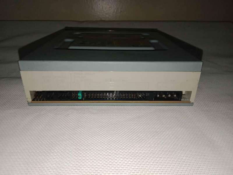 BenQ DW1800 18x DVD Burner - IDE