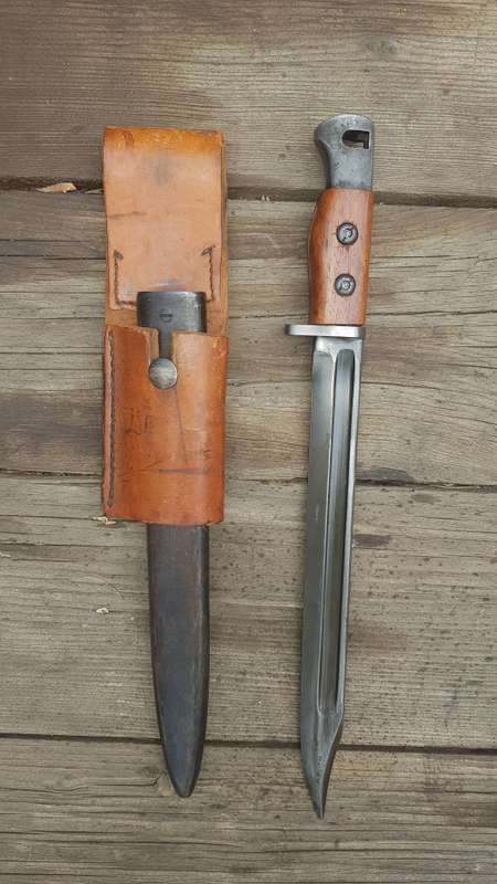 ASSORTED DAMAGED BAYONETS