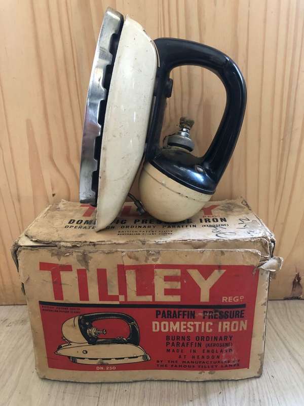 Vintage TILLEY model D.N. 250 domestic Iron