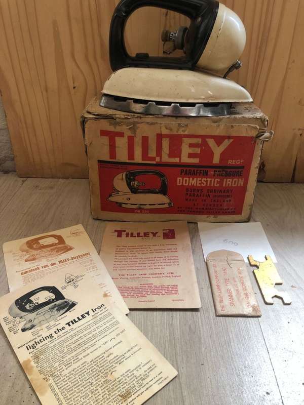 Vintage TILLEY model D.N. 250 domestic Iron