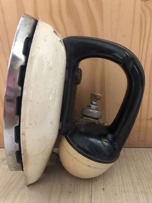 Vintage TILLEY model D.N. 250 domestic Iron