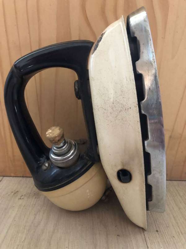 Vintage TILLEY model D.N. 250 domestic Iron