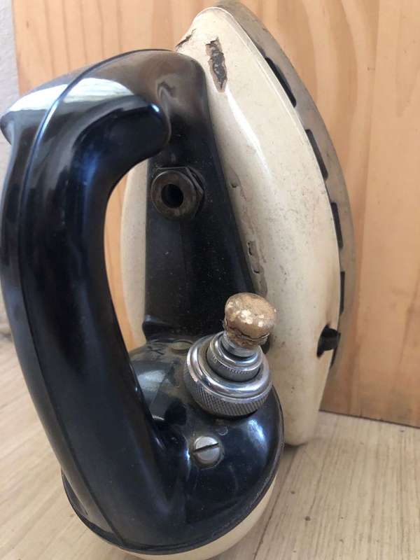 Vintage TILLEY model D.N. 250 domestic Iron