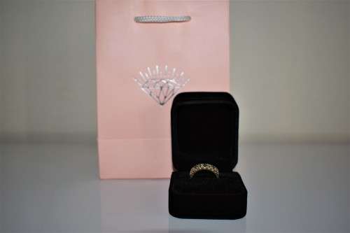 *LATE ENTRY* 9ct solid GOLD and tanzanite ring
