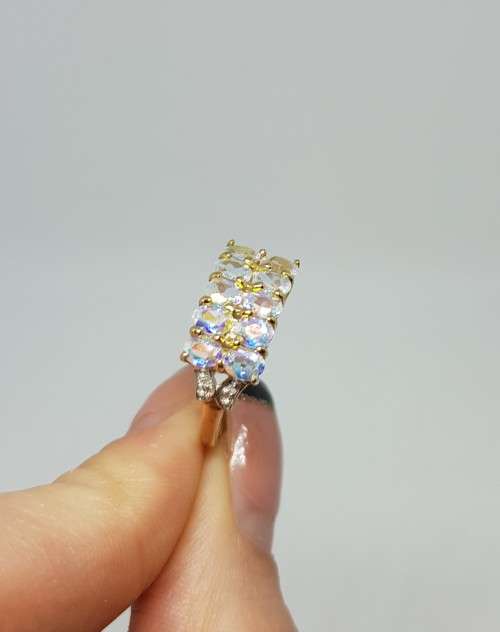*RARE* 9k gold Mercury mist TOPAZ ring with DIAMONDS