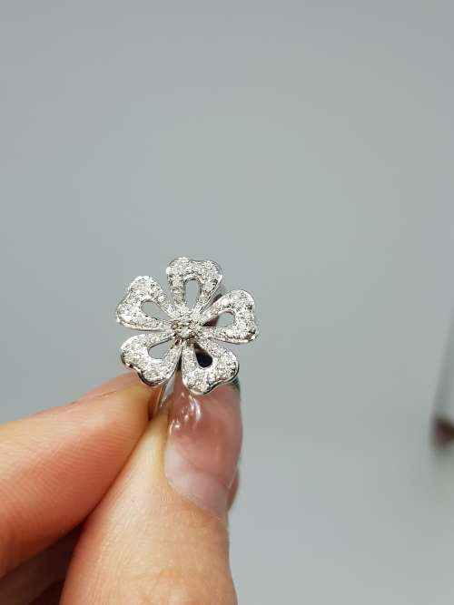 *SPECTACULAR* 62 diamond white gold ring WOW