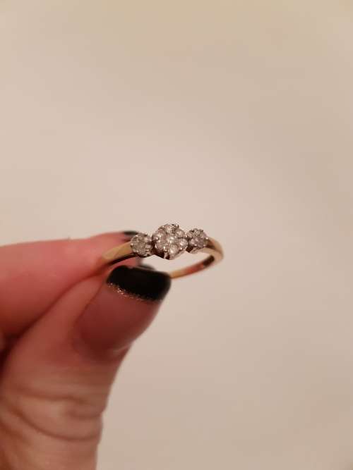 *WOW* 21 diamond flower cluster ring SOLID GOLD 9k