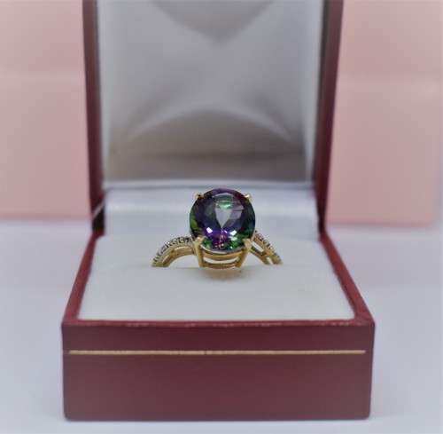 *MAGNIFICENT* Mystic topaz DIAMOND ring 10kt YELLOW GOLD