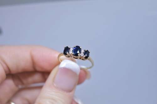 *PRECOIUS* sapphire and diamond 10k yellow gold ring