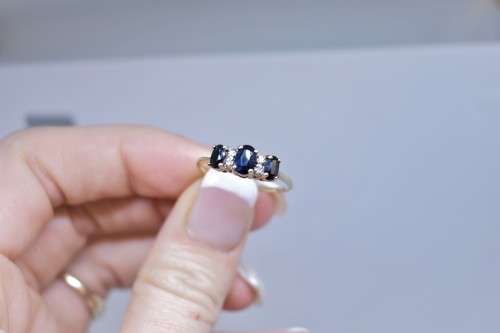 *PRECOIUS* sapphire and diamond 10k yellow gold ring