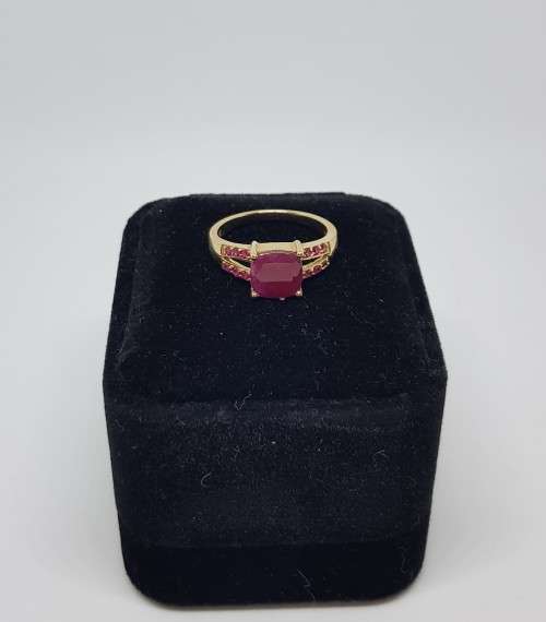 *WOW*Ruby 8x8 ring solid 9k gold