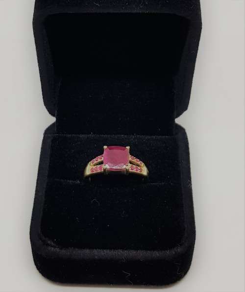 *WOW*Ruby 8x8 ring solid 9k gold