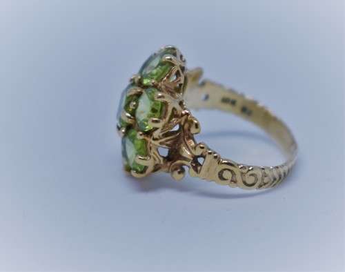 WOW*RARE* natural peridot vintage ring solid 9k yellow gold