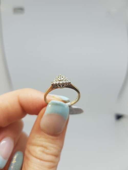 *LATE ENTRY*9k solid yellow gold DIAMOND cluster ring