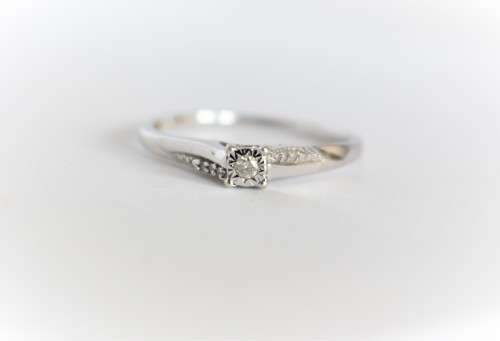 White gold 9k diamond engagement ring