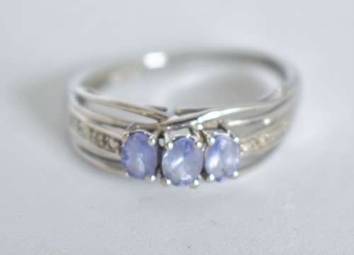 *STUNNING* Tanzanite diamond white gold ring