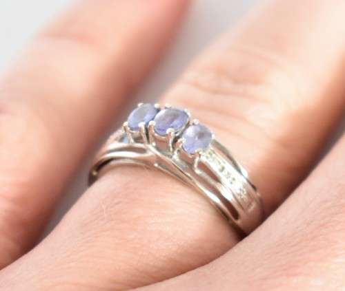 *STUNNING* Tanzanite diamond white gold ring