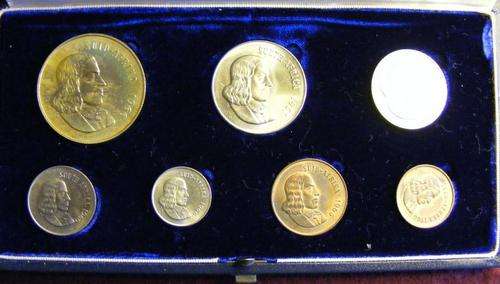 1966 RSA SHORT PROOF SET IN BLUE SA MINT BOX  .HERNS CV  R450