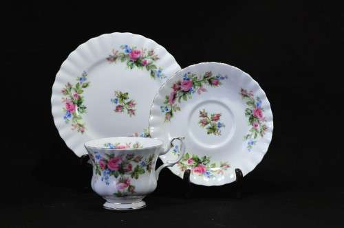 Royal Albert `Moss Rose ` Trio (No. 2)