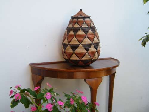 Large Woven Ilalla palm basket with lid