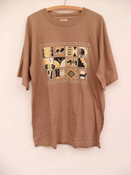 Beige graphic design big 5 in yellow and black