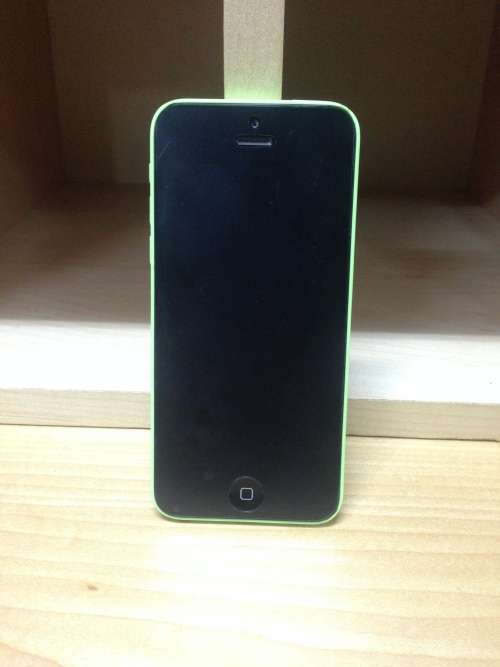 Wednesday Special : Apple IPhone 5c