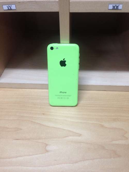 Wednesday Special : Apple IPhone 5c