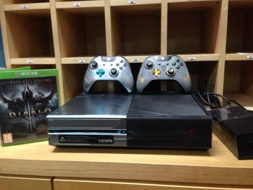 Limited Edition Halo 5 : Xbox One 1TB Console