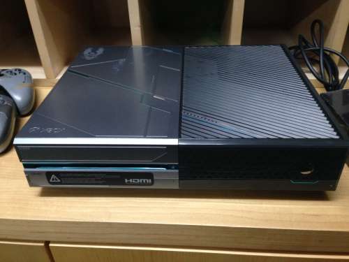 Limited Edition Halo 5 : Xbox One 1TB Console