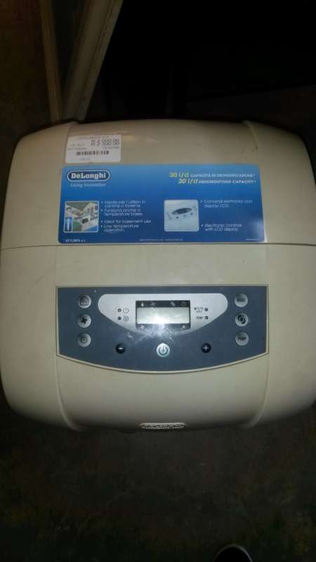 DEHUMIDIFIER DELONGHI (DH 300P)