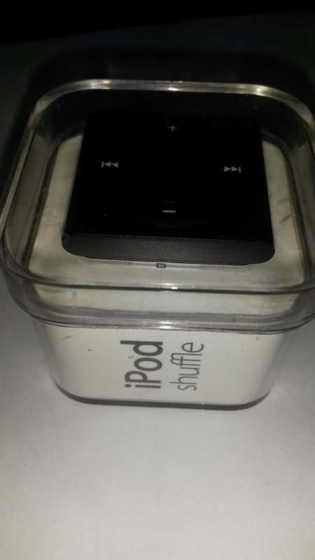APPLE IPOD SHUFFLE (2GIG)