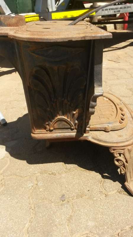 Queen Anne Cast Iron Wood Burning Stove - Falkirk No 6