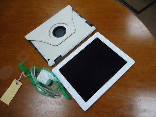 White Apple iPad (4th generation) + Charger + Leather Pouch - Hardly Used- Willing to close early