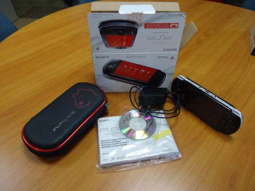 Piano Black Slim & Lite Sony PSP in Box w/ Black Casing + 2 Games