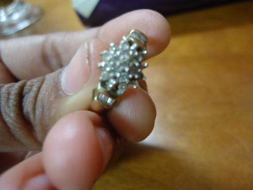 9ct Gold Ring with 19 Diamond Stones - 3 grams - Comes with evaluation Certificate