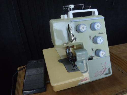 Bernina Fun Locker 004