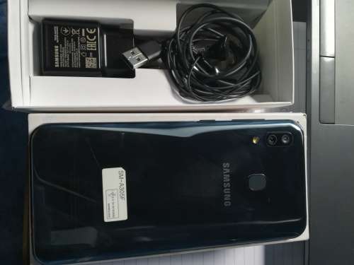 SAMSUNG GALAXY A30