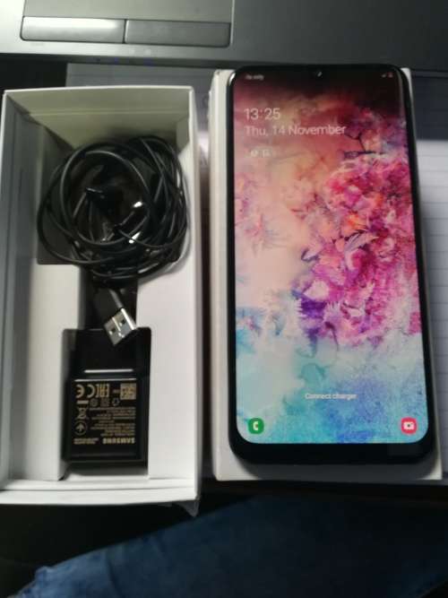 SAMSUNG GALAXY A30