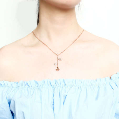 CHARMING ROSE PENDANT AND CHAIN - ROSEGOLD PLATED
