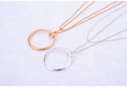 MULTI LAYER CHAIN WITH A CIRCLE PENDANT - GOLD PLATED