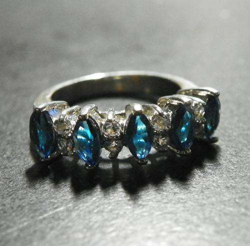 ROYAL BLUE SAPPHIRE CZ & WHITE DIAMOND CZ RING SIZE 6