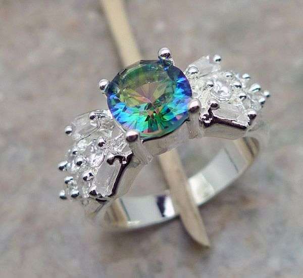 RAINBOW COLORED TOPAZ SILVER RING SIZE 8