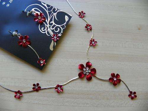 RED FLOWER DETAIL NECKLACE & EARRING SET