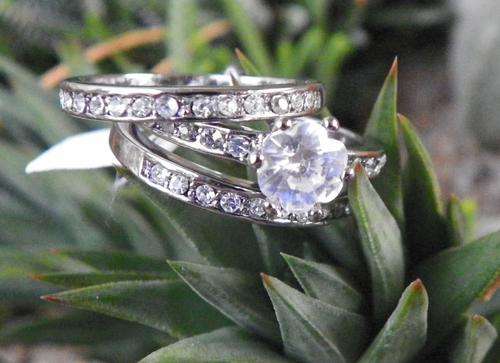 18K WHITE GOLD GP CLEAR ZIRCONIA SET RING SIZE 9