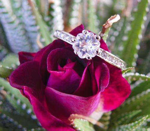 DAINTY RING SIZE 9