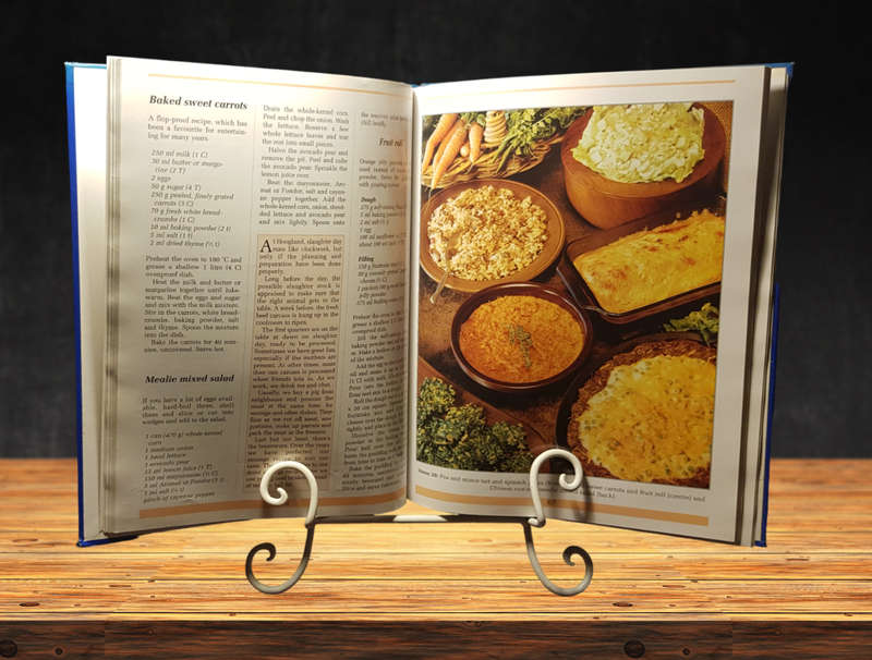 Seasonal Menus: 56 Menus with 280 Delectable Recipes to Inspire You  Annette Human